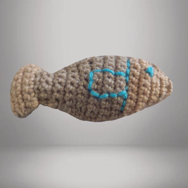 POISSON GRIS EN LAINE