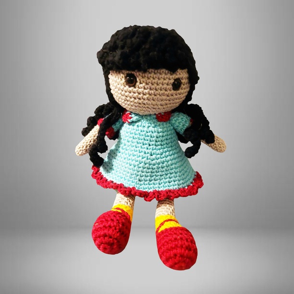 POUPEE AUX LONGS CHEVEUX NOIRS EN COTON/ YEUX SECURITE DES 3 ANS
